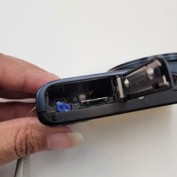 Samsung PL Series PL210 14.2MP Digital Camera Blue Fully Working Great Shape - Picture 10 of 16